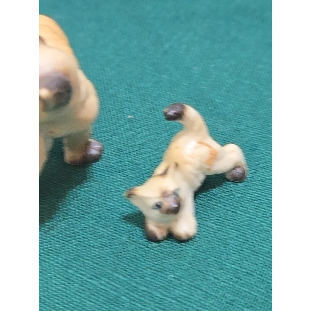 Siamese Cat Trio Miniature Figurine Mom 2 Kitten Vintage Bone China Japan